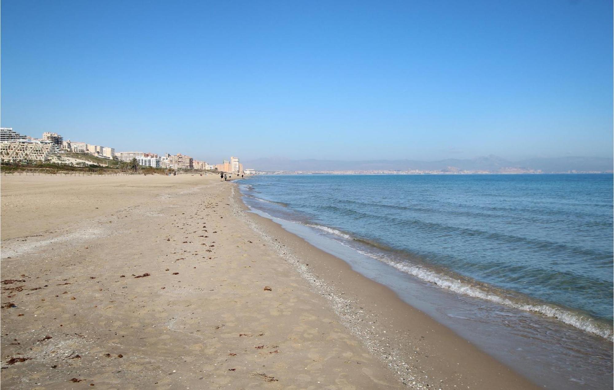 Beach Front Apartment In Los アレナレス・デル・ソル エクステリア 写真