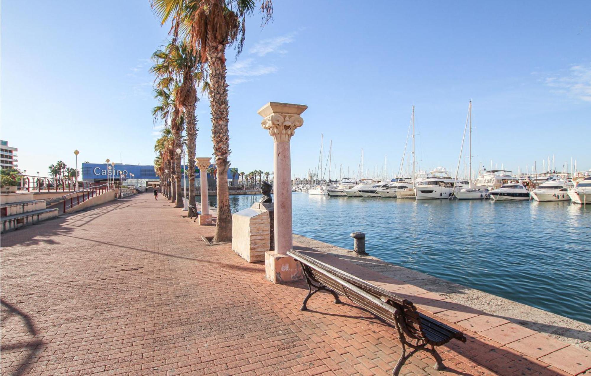 Beach Front Apartment In Los アレナレス・デル・ソル エクステリア 写真