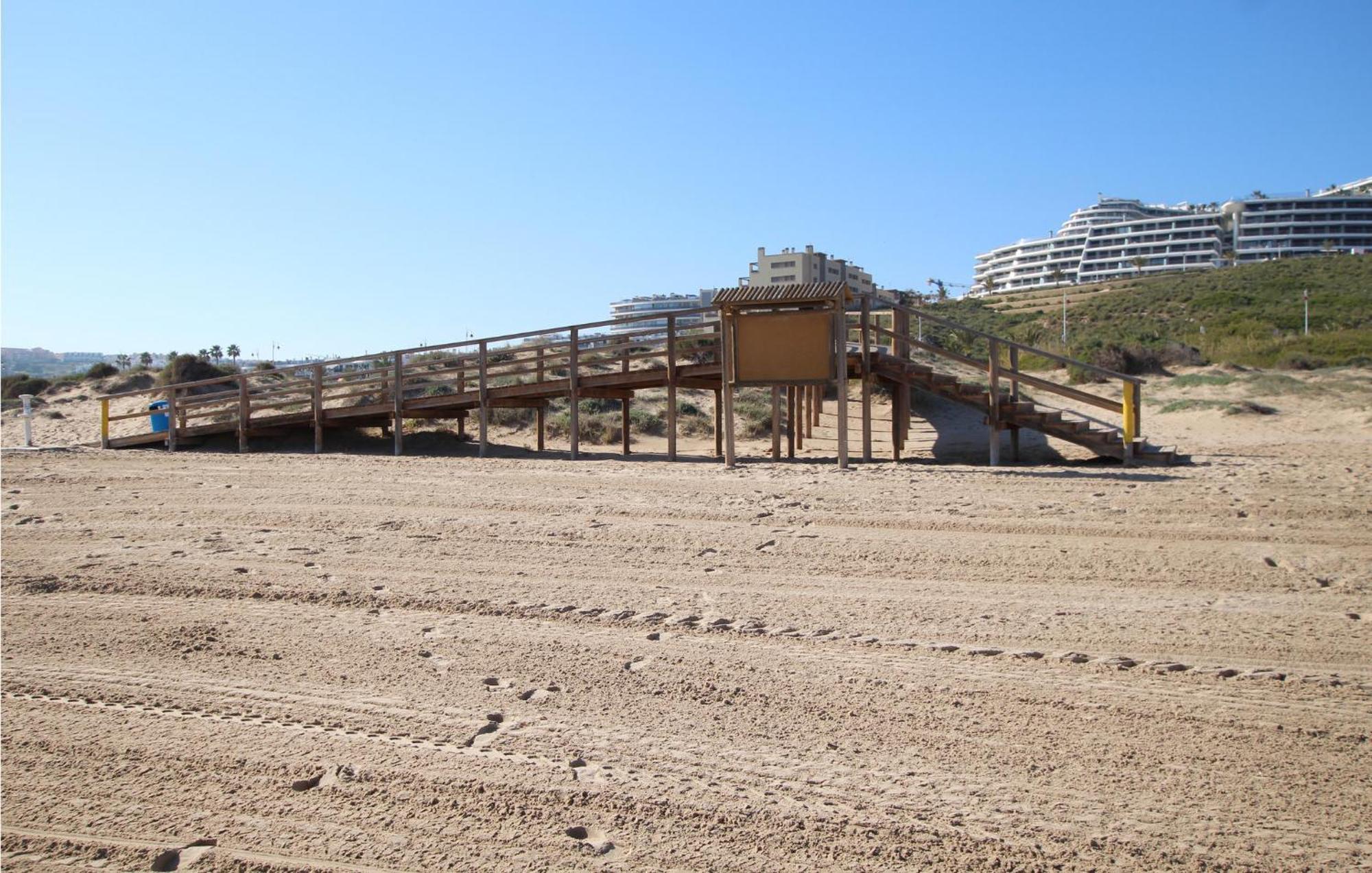 Beach Front Apartment In Los アレナレス・デル・ソル エクステリア 写真